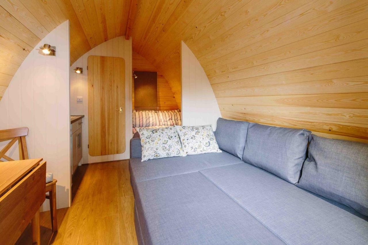 Buttercup Glamping Pod Hotel Cheltenham Ngoại thất bức ảnh